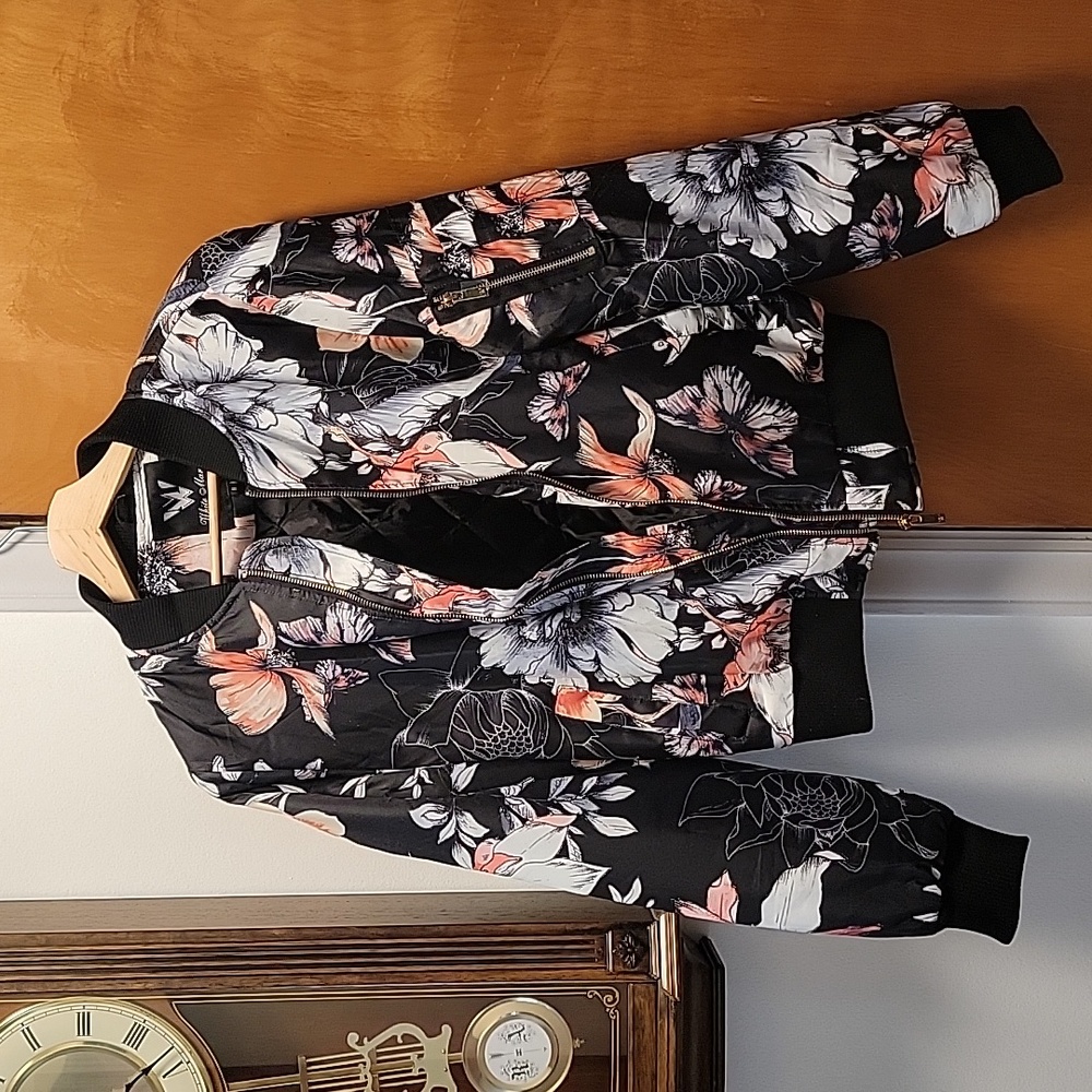 White Mark Winter Collection Bomber Jacket - image 6